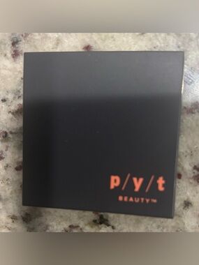PYT Beauty Eyeshadow Palette
